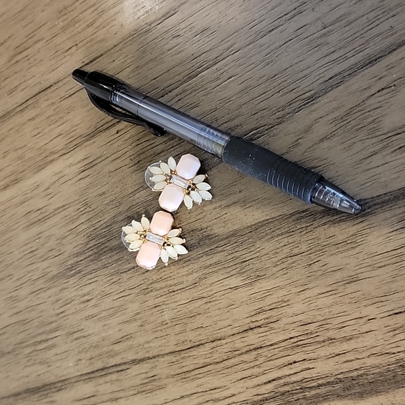 NWOT Plunder Earrings - Picture 3 of 3